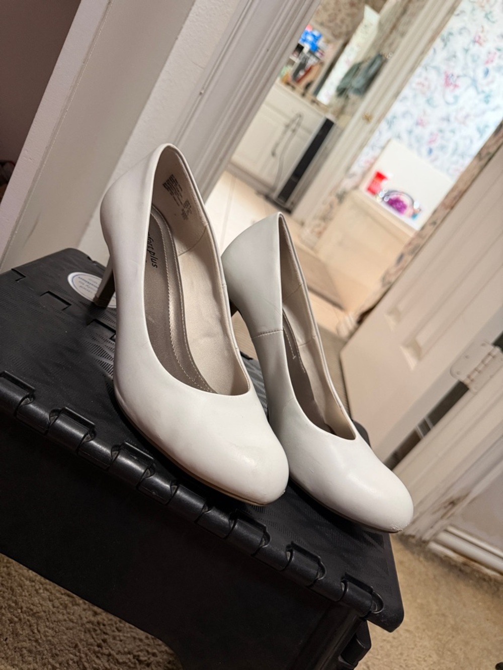 comfort plus by Predictions White Round-Toe Pump Heels
